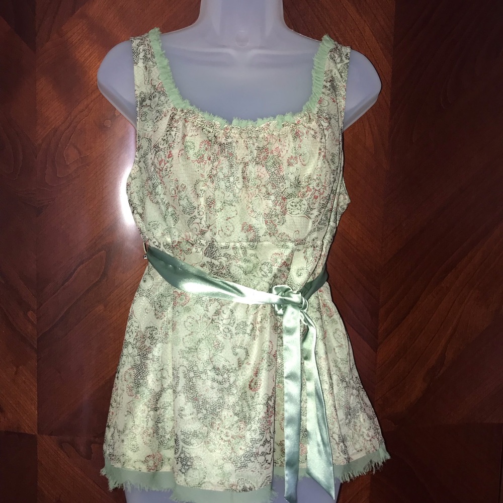 Tahari blouse